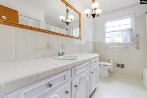 2119 East Lane Camden SC 29020