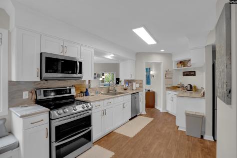 77 Ridge Lake Drive Columbia SC 29209