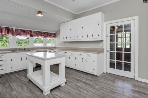 529 N Lee Street Leesville SC 29070