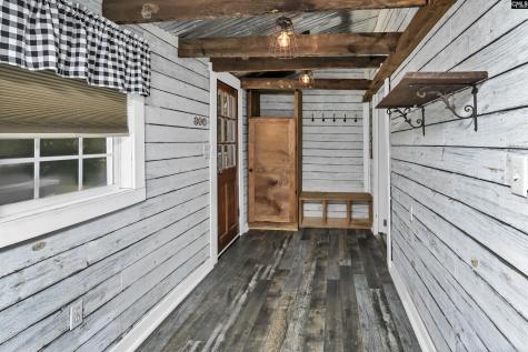 529 N Lee Street Leesville SC 29070