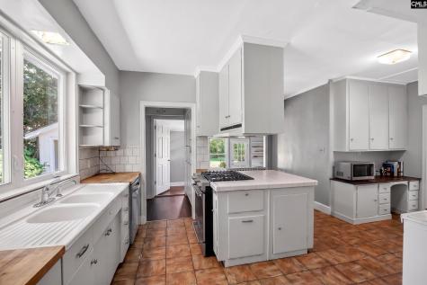 512 Carrison Street Camden SC 29020