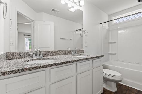 1054 Crescent Moon Loop Hopkins SC 29061