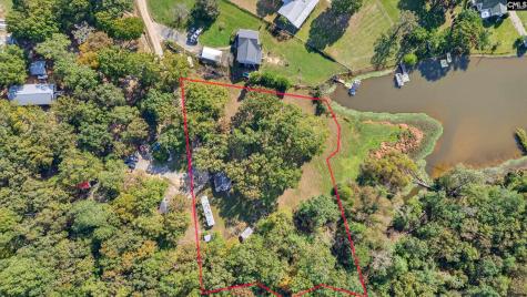 1109 Natures Cove Road Saluda SC 29138