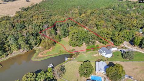 1109 Natures Cove Road Saluda SC 29138