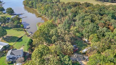1109 Natures Cove Road Saluda SC 29138