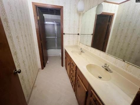 554 Woodland Road Silverstreet SC 29145