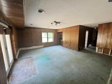 554 Woodland Road Silverstreet SC 29145