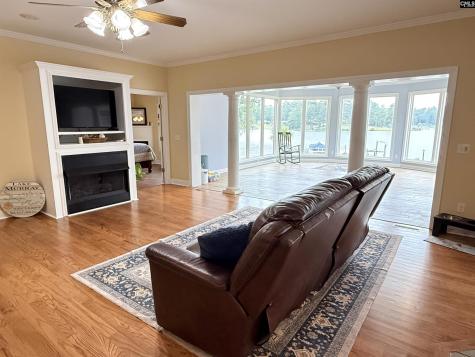 83 Beaufort Shores Prosperity SC 29127