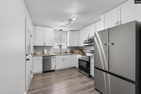 140 Twin Oaks Lane Columbia SC 29209-4241