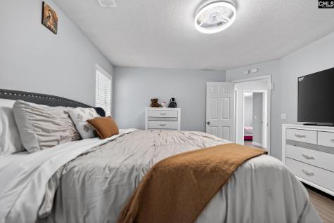 140 Twin Oaks Lane Columbia SC 29209-4241