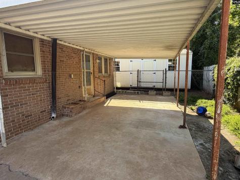 2012 Charles Street Newberry SC 29108
