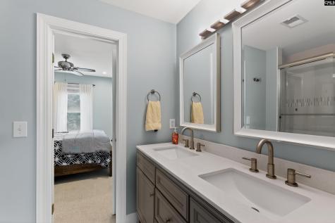 17 Oak Hollow Court Columbia SC 29209-1939