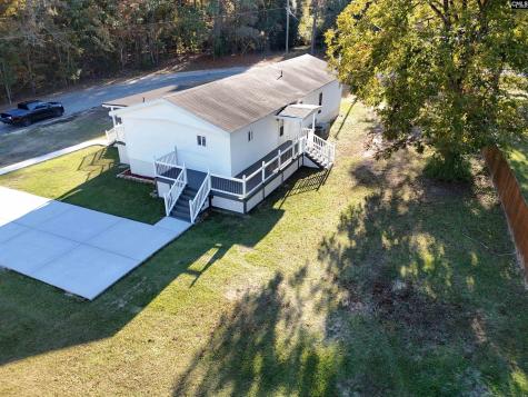 1561 Bradley Road Camden SC 29020