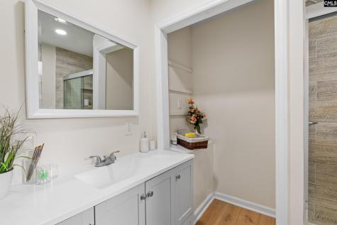 504 Lakeside Columbia SC 29203