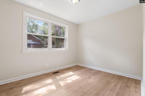 504 Lakeside Columbia SC 29203