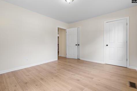 504 Lakeside Columbia SC 29203