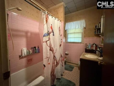 409 Travis Avenue Saluda SC 29138