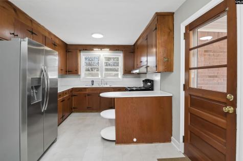 1813 Fairlawn Circle Cayce SC 29033