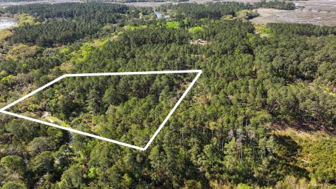 34 Old Smugglers Wharf Road Saint Helena Island SC 29920