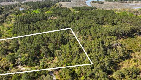 34 Old Smugglers Wharf Road Saint Helena Island SC 29920