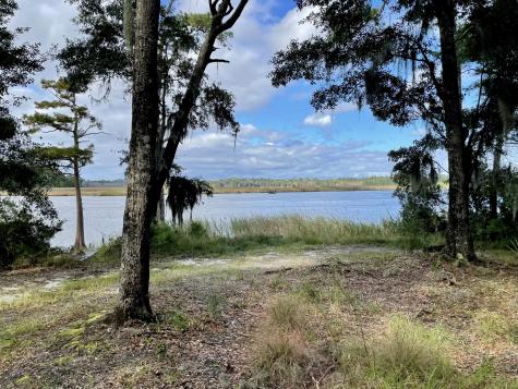 304 County Road S-22-853 Georgetown SC 29440
