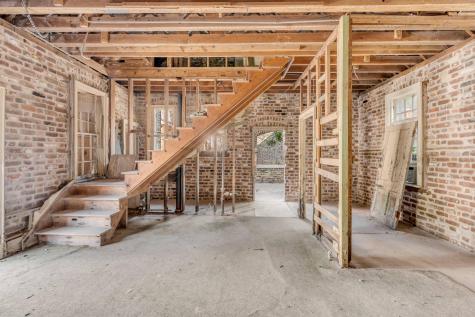 80 Ashley Avenue Charleston SC 29401
