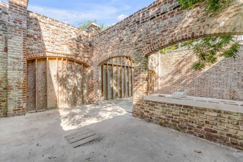 80 Ashley Avenue Charleston SC 29401