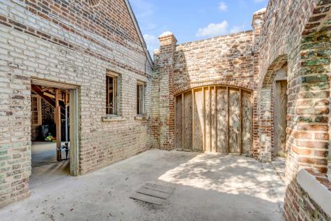 80 Ashley Avenue Charleston SC 29401