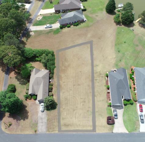 13 N Lake Circle Manning SC 29102