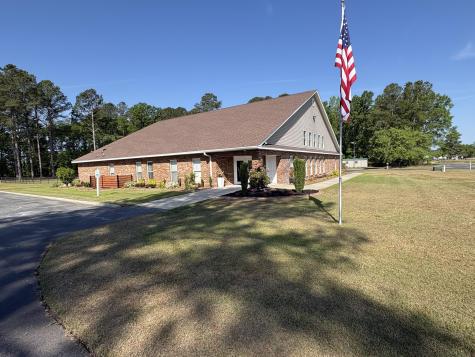 13 N Lake Circle Manning SC 29102