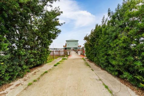 67 W We 10th Street Folly Beach SC 29439