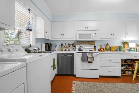 102 Candlelite Path Summerville SC 29483