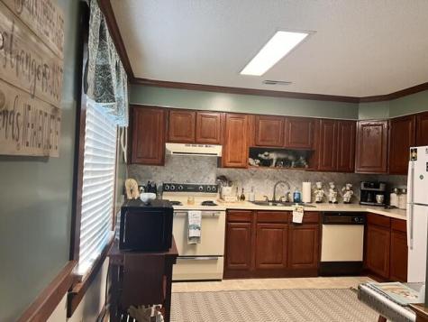40 W Rigby Street Manning SC 29102