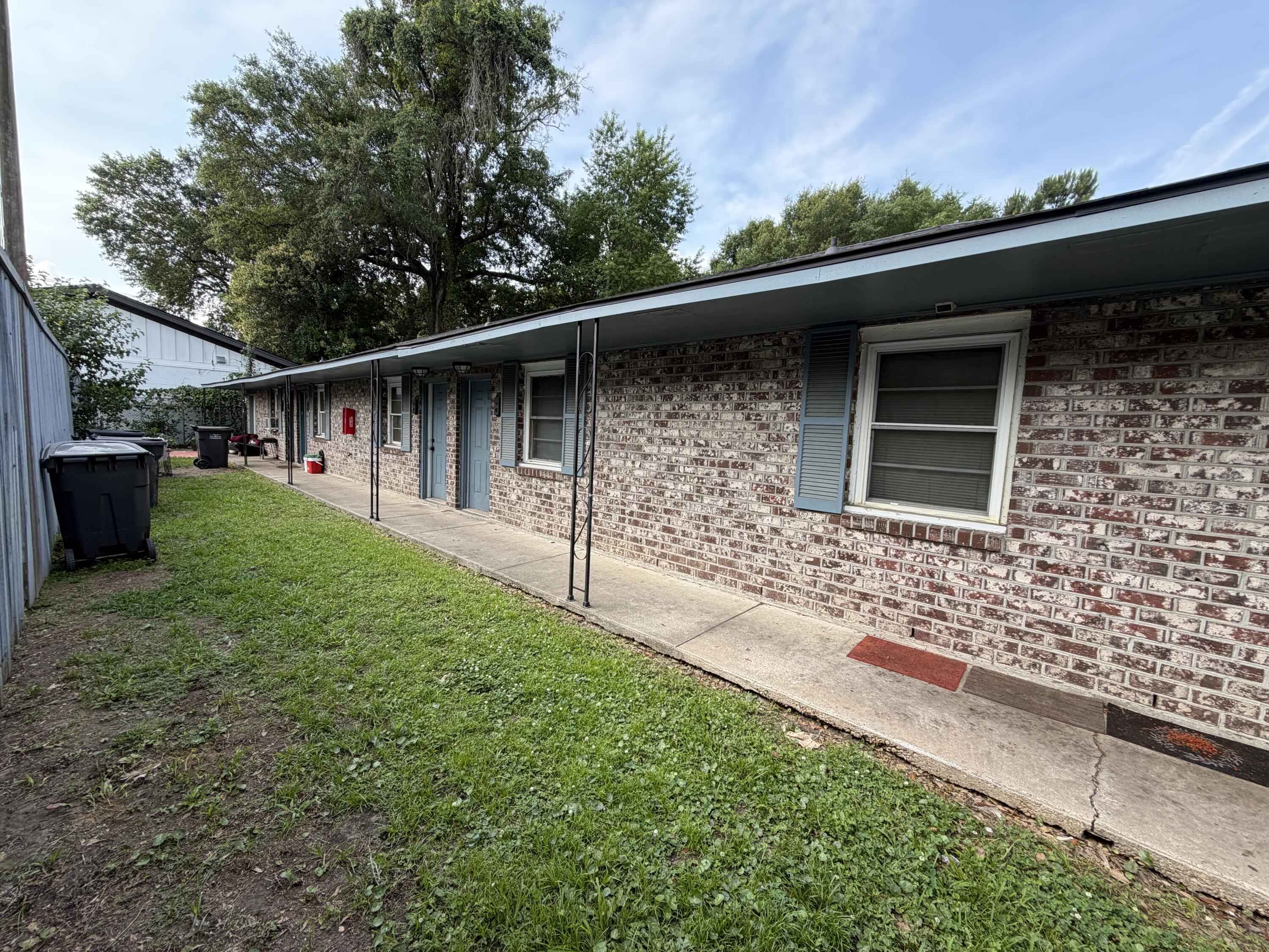 1823 Leland Street North Charleston SC 29405