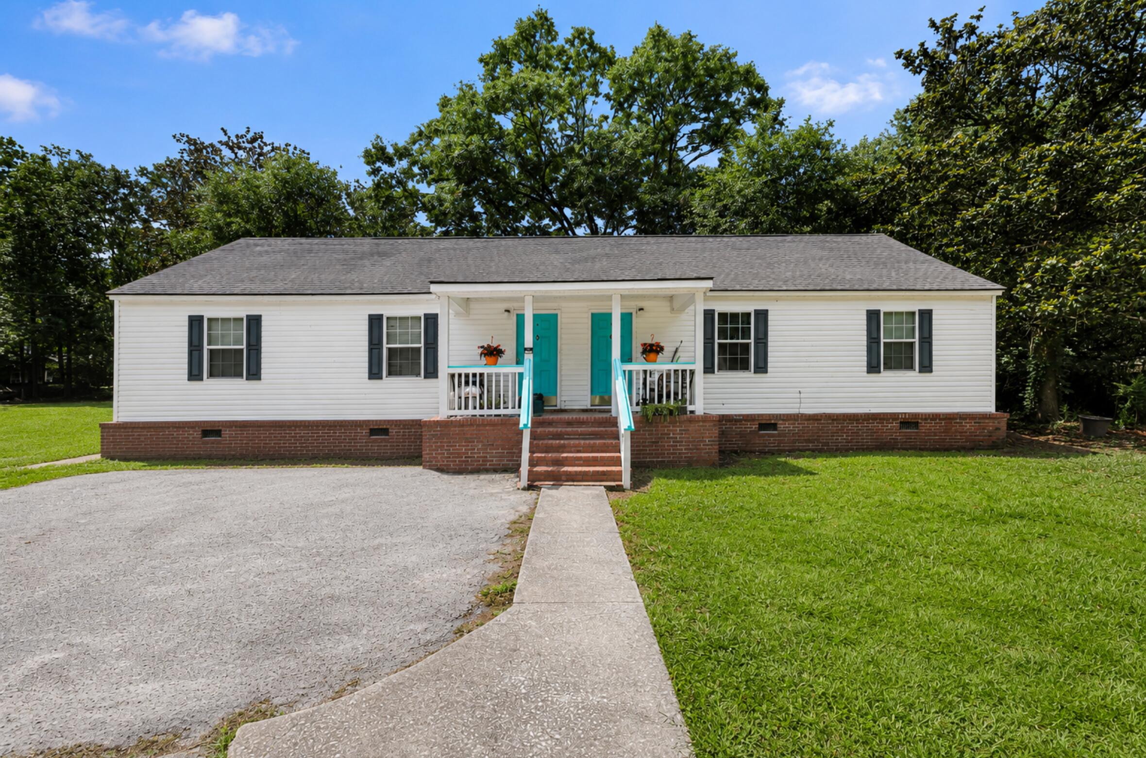 7625 E Oakridge Circle North Charleston SC 29420