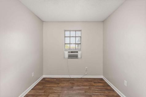 1820 Iris Street North Charleston SC 29405