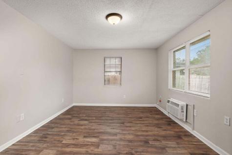 1820 Iris Street North Charleston SC 29405