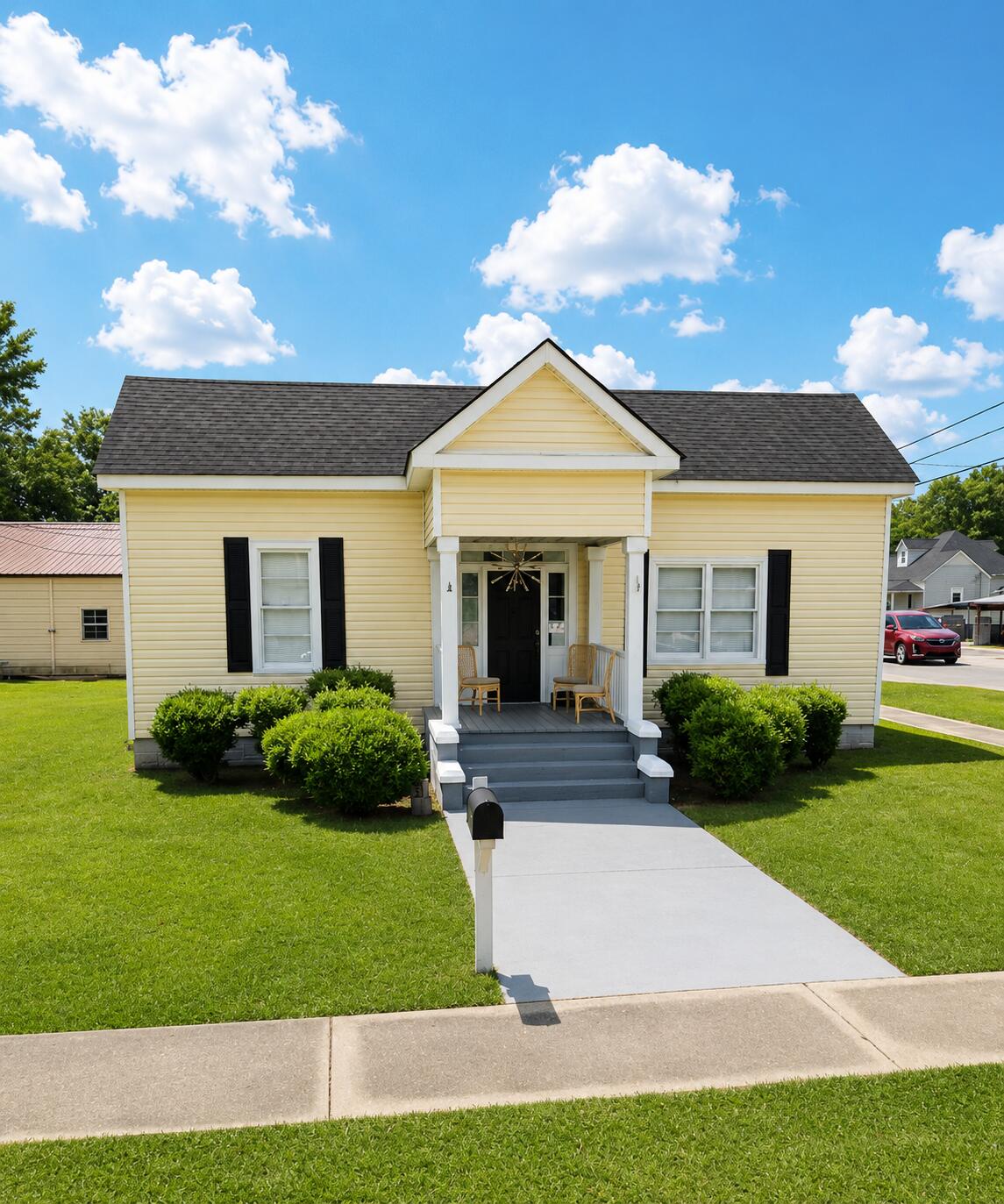 48 W Huggins Street Manning SC 29102