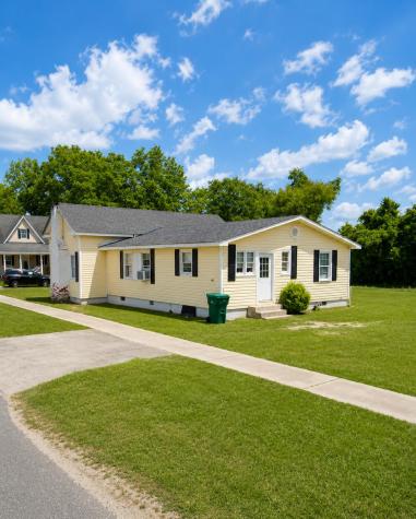 48 W Huggins Street Manning SC 29102