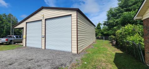 48 W Huggins Street Manning SC 29102