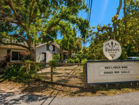 1045 Seaside Lane Charleston SC 29412