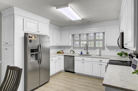 212 Thames Avenue Summerville SC 29485