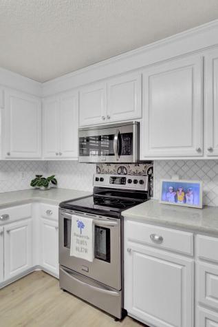 212 Thames Avenue Summerville SC 29485