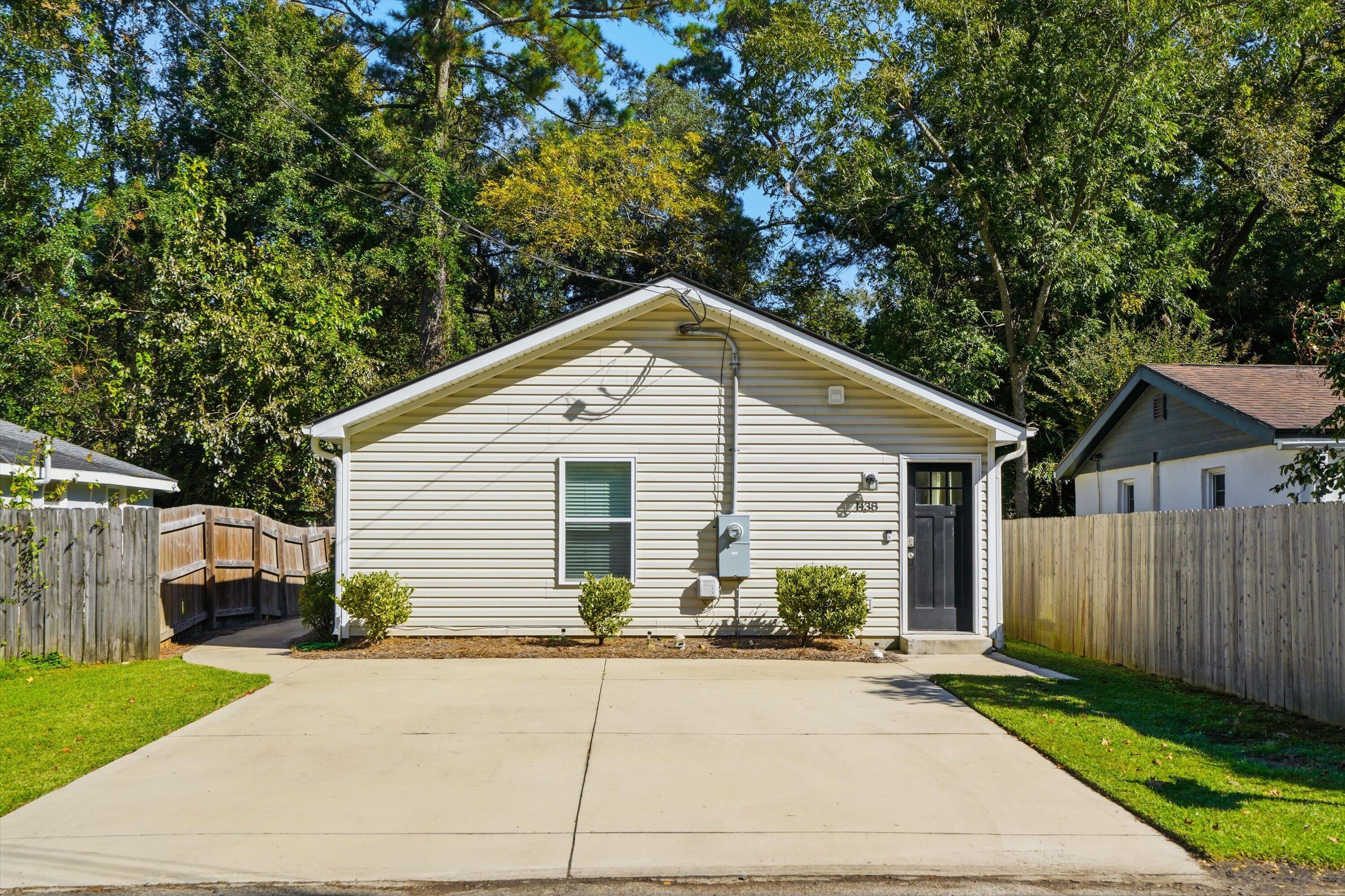 1438 Agatha Street Charleston SC 29407