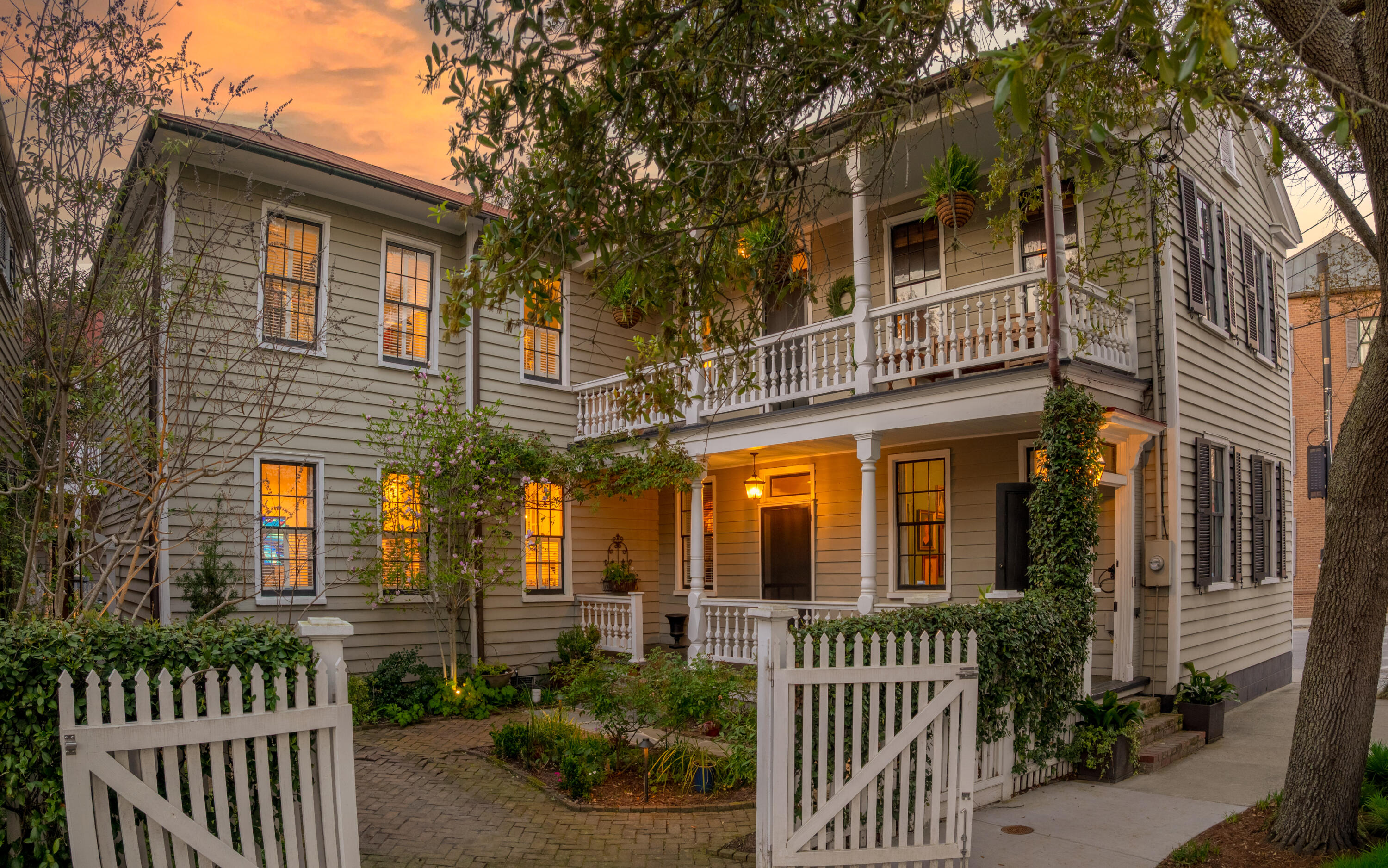 28 Warren Street Charleston SC 29403