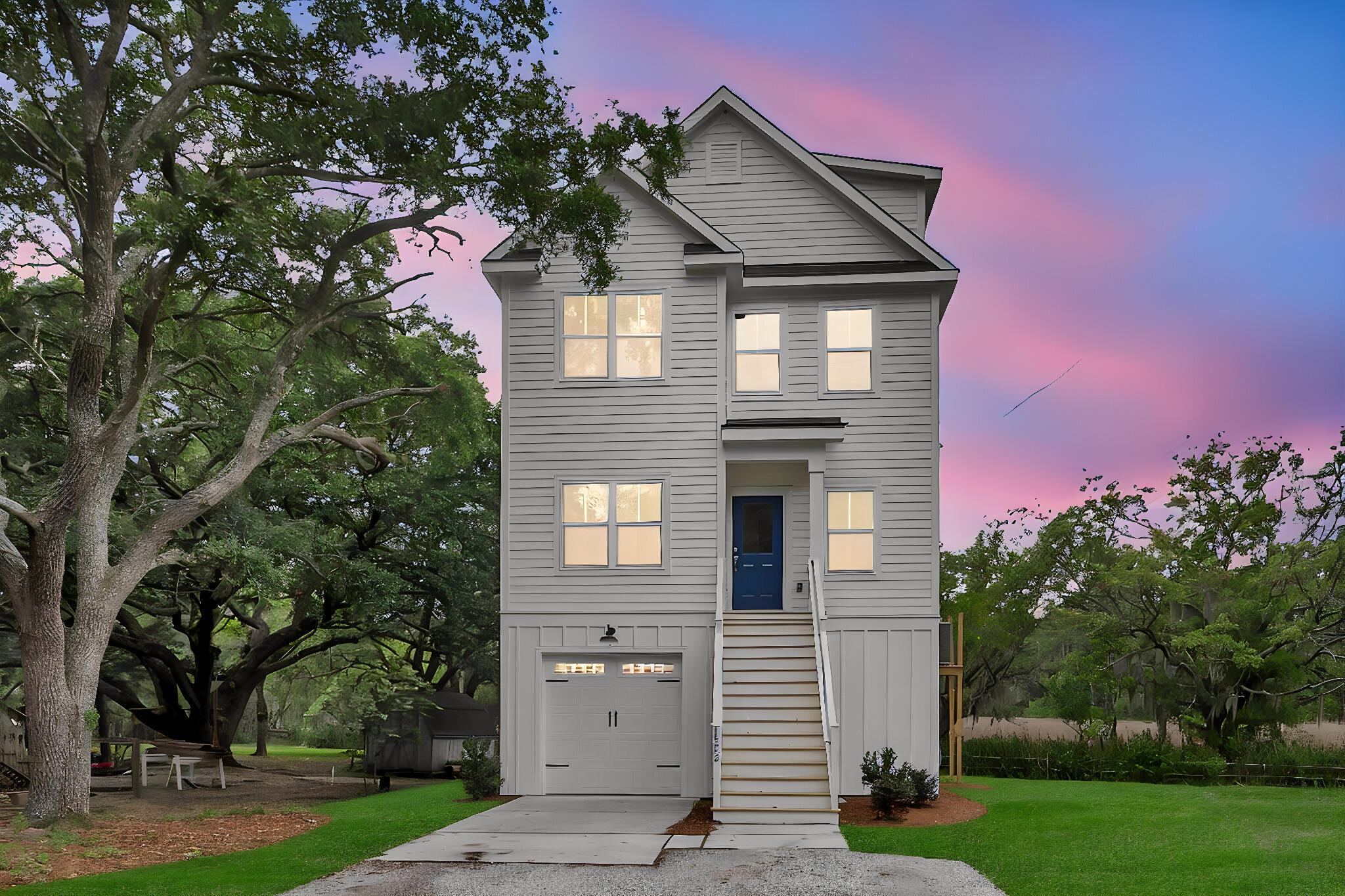 1552 N Avalon Circle Charleston SC 29407