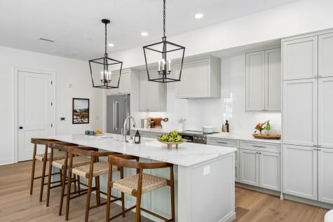 540 Helmsman Charleston SC 29492