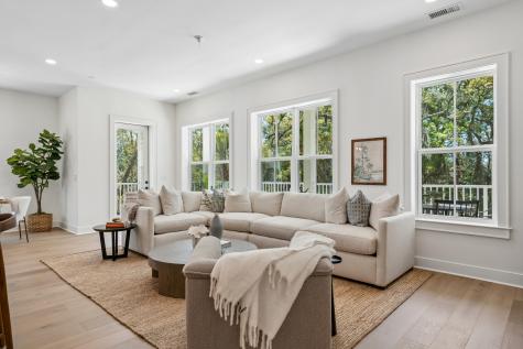 540 Helmsman Charleston SC 29492