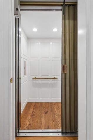 22 Lamboll Street Charleston SC 29401