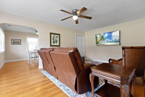2422 Sc-174 Edisto Island SC 29438